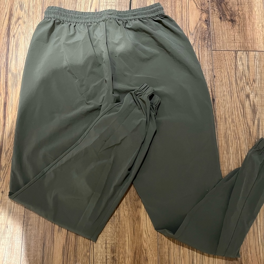 TNA Joggers light weight airy pant